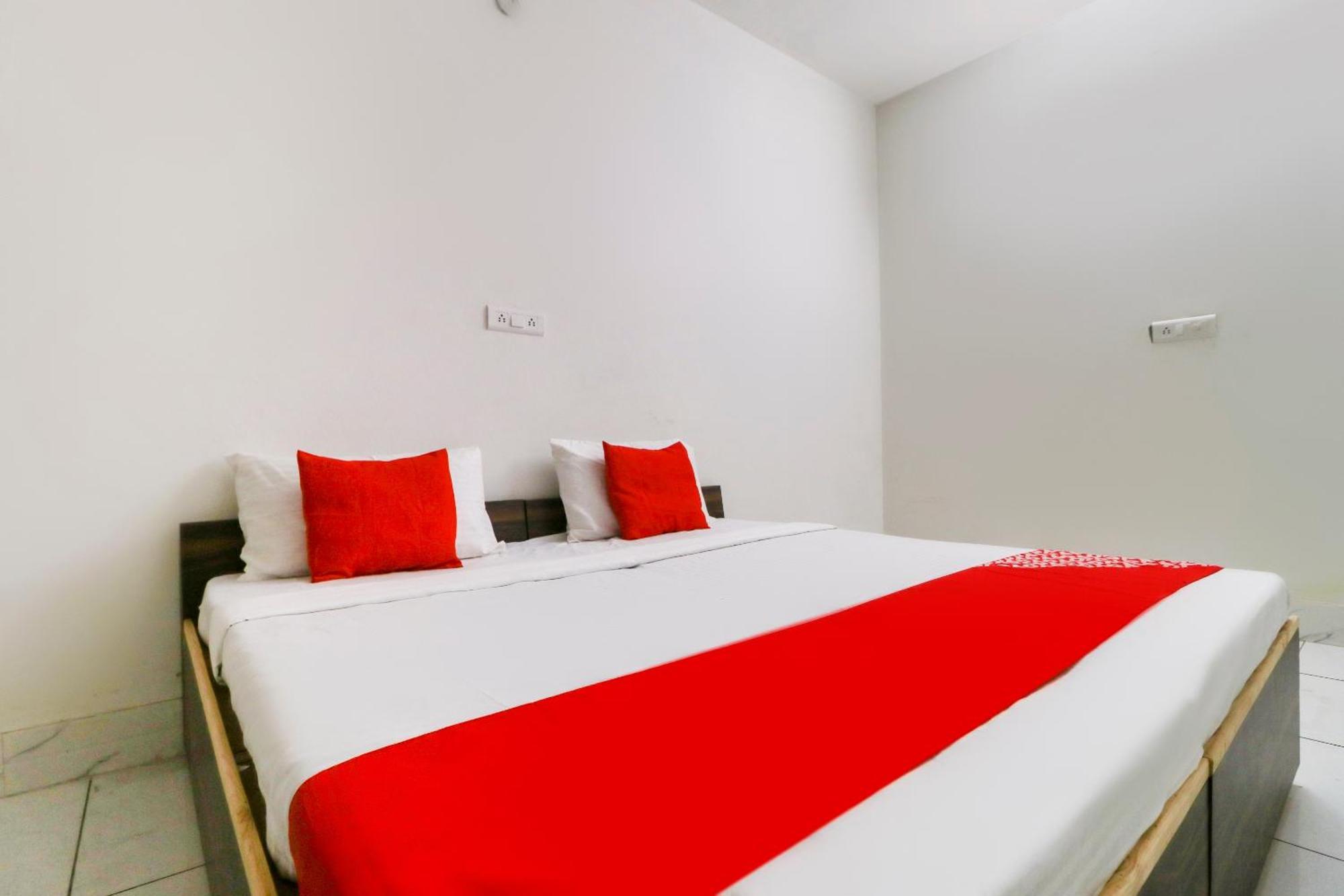 Hotel O Sky Garden Ludhijána Kültér fotó