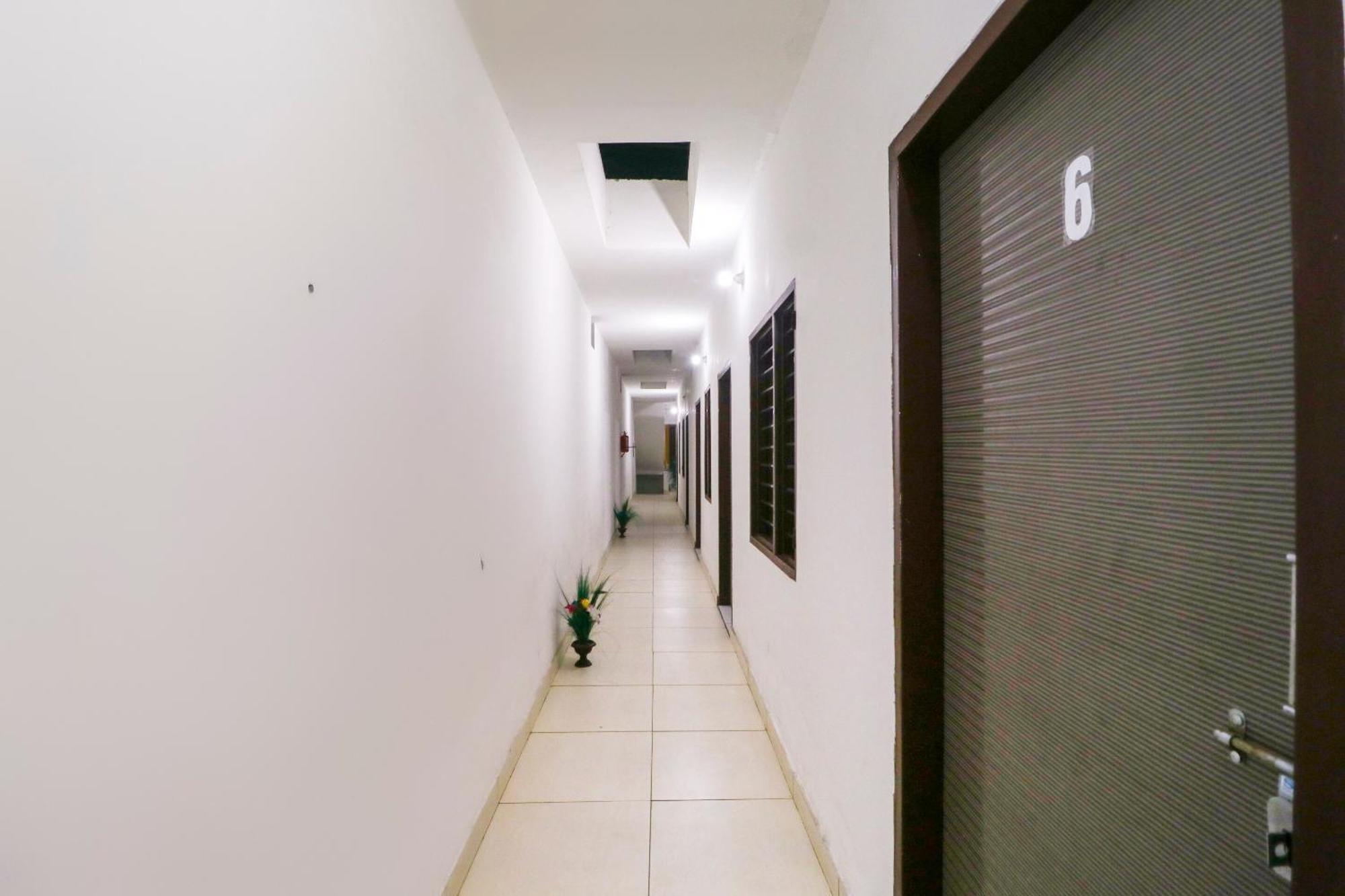 Hotel O Sky Garden Ludhijána Kültér fotó